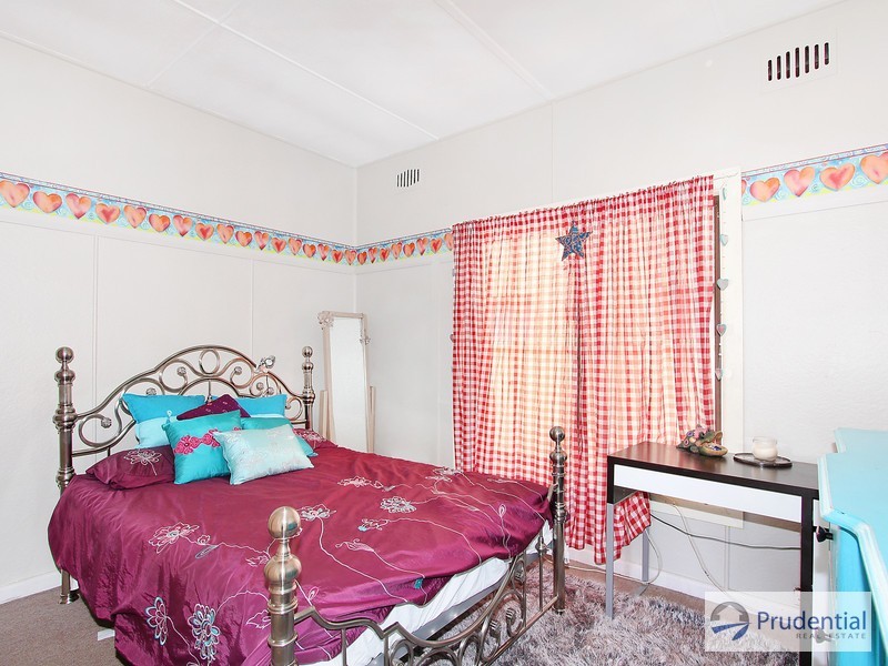 51 Cooper Ave, Moorebank NSW 2170