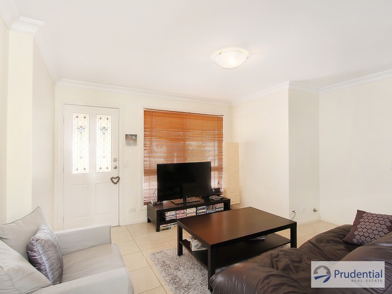 6/92 Kendall Dr, Casula NSW 2170