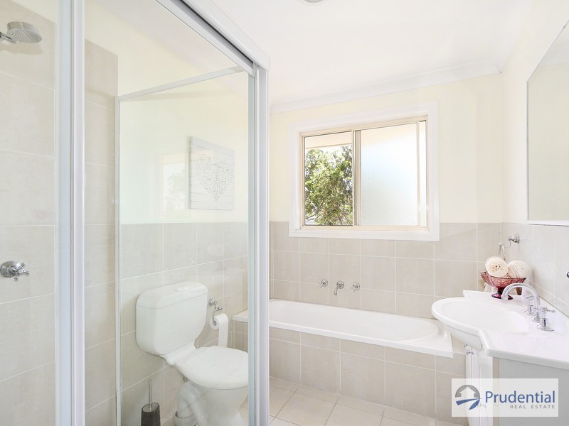 6/92 Kendall Dr, Casula NSW 2170