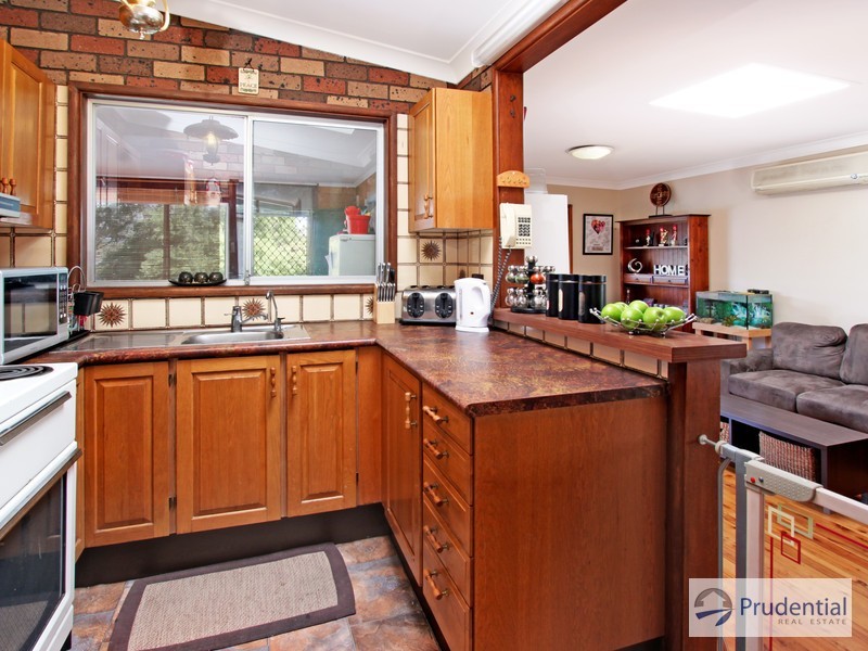 10 Tallara Ave, Busby NSW 2168