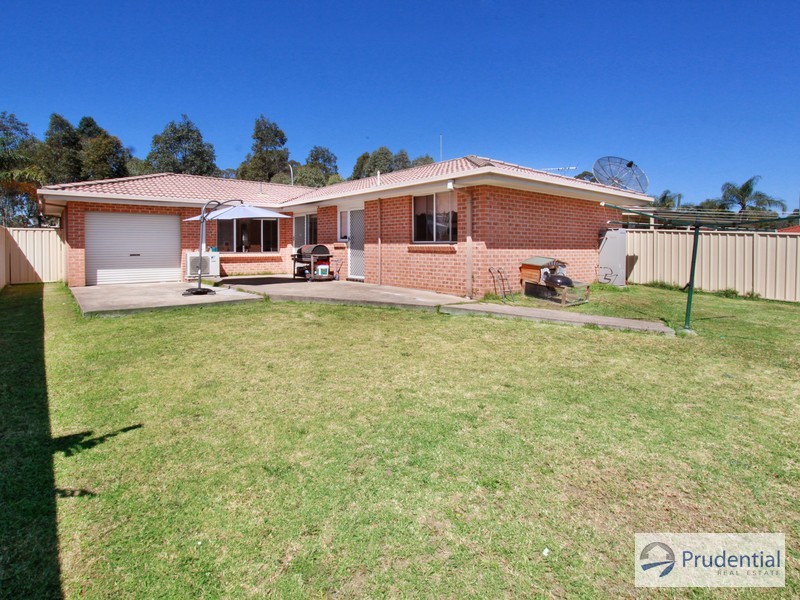 6 Strouthion Court, Green Valley NSW 2168