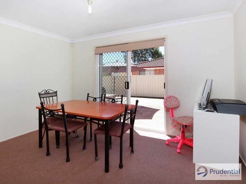 6 Strouthion Court, Green Valley NSW 2168