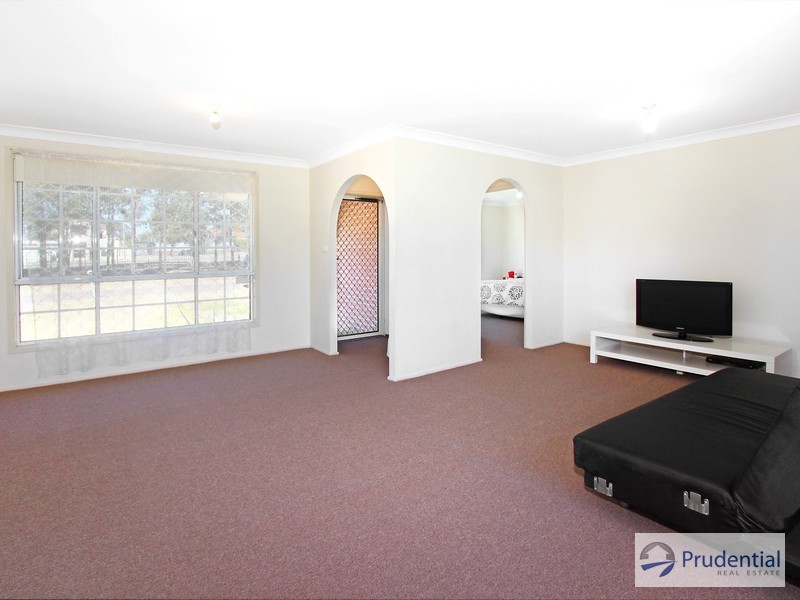 6 Strouthion Court, Green Valley NSW 2168