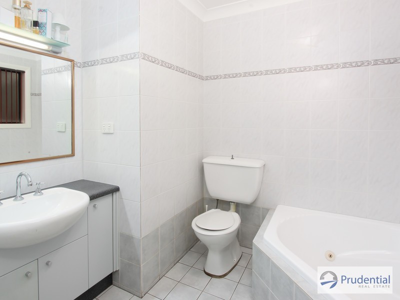 47 Rowe Avenue, Lurnea NSW 2170