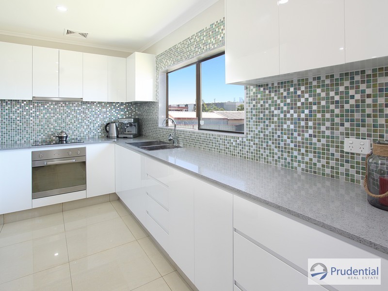 13 O’Neile Cres, Lurnea NSW 2170