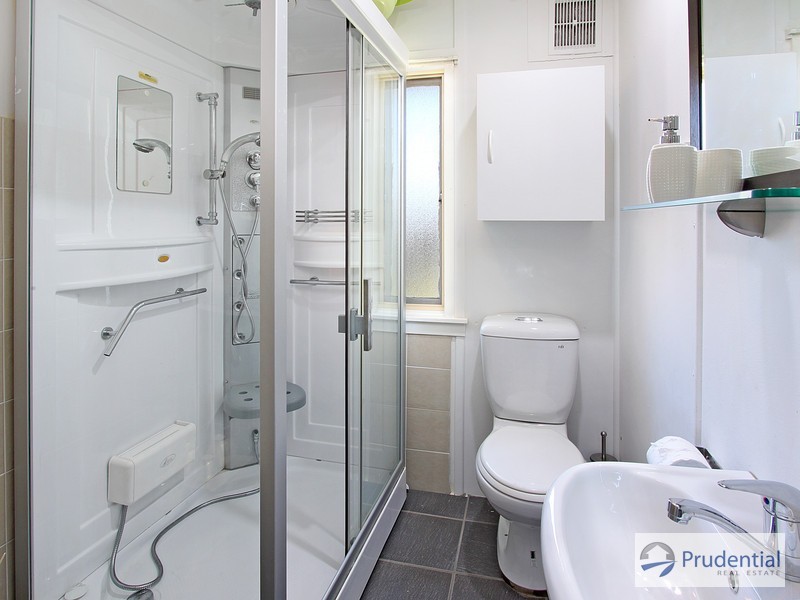 13 O’Neile Cres, Lurnea NSW 2170