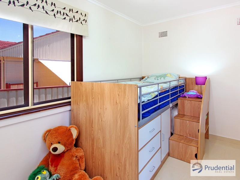 13 O’Neile Cres, Lurnea NSW 2170