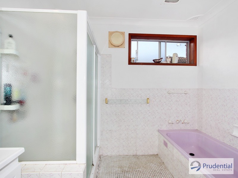 5 Paine Ave, Moorebank NSW 2170