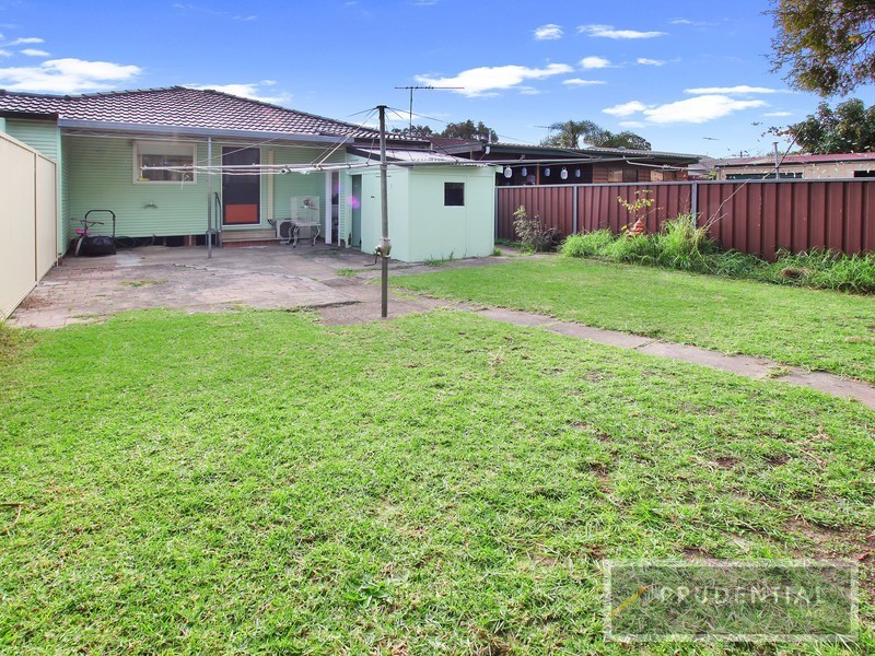 86 Medley Avenue, Liverpool NSW 2170