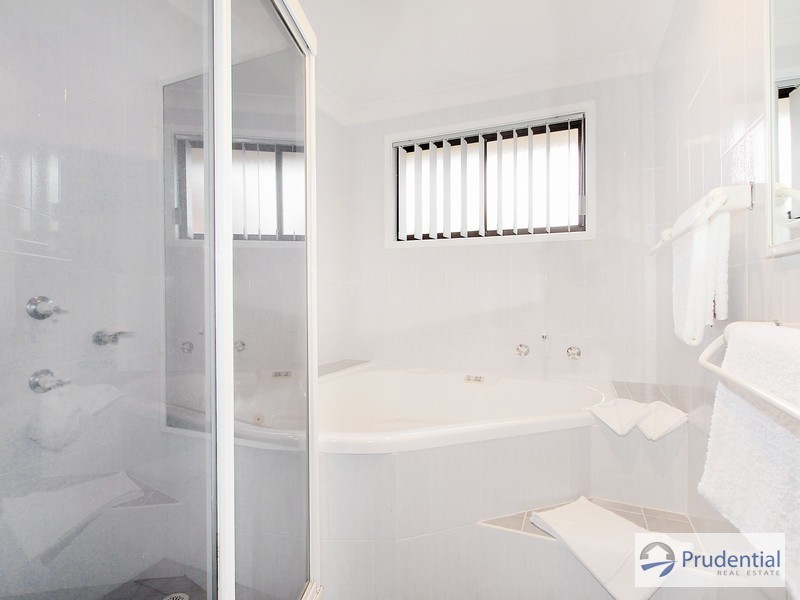 12 Grose Ave, Lurnea NSW 2170