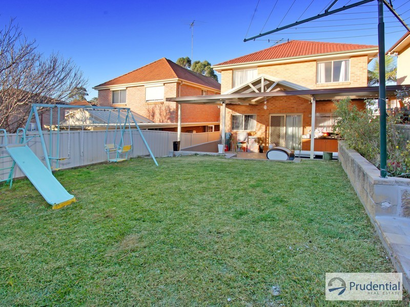 21 Gilmore Rd, Casula NSW 2170