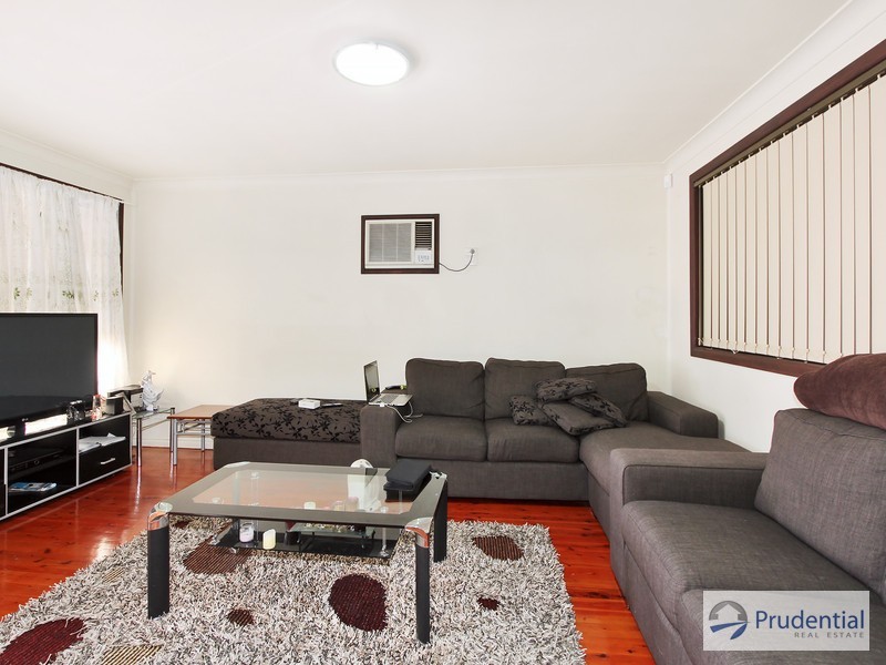 120 Webster Rd, Lurnea NSW 2170