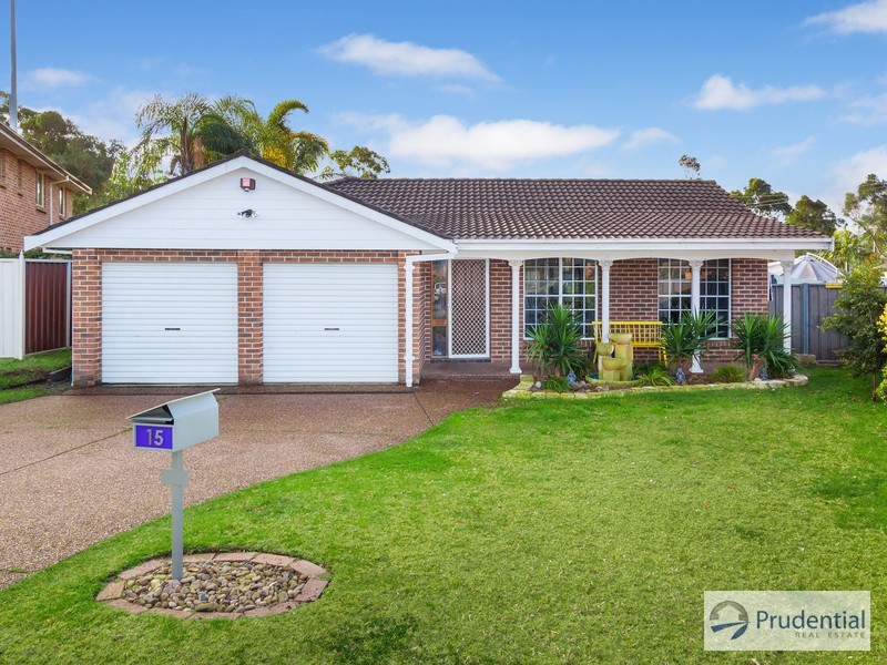 15 Sandown Cl, Casula NSW 2170