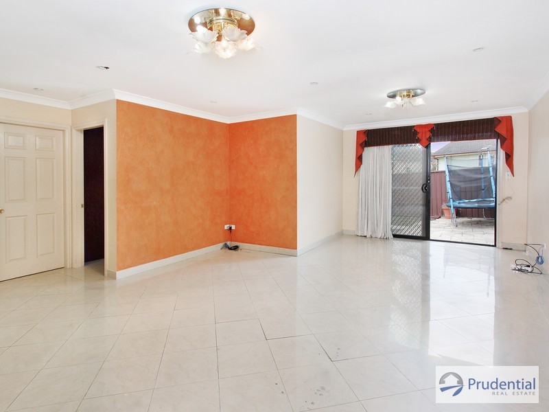 3 Leo Ave, Lurnea NSW 2170