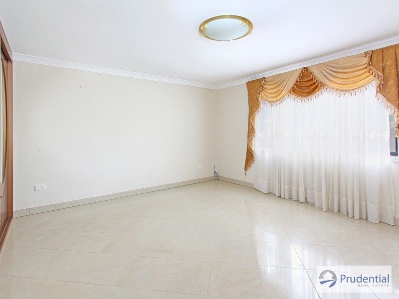 3 Leo Ave, Lurnea NSW 2170