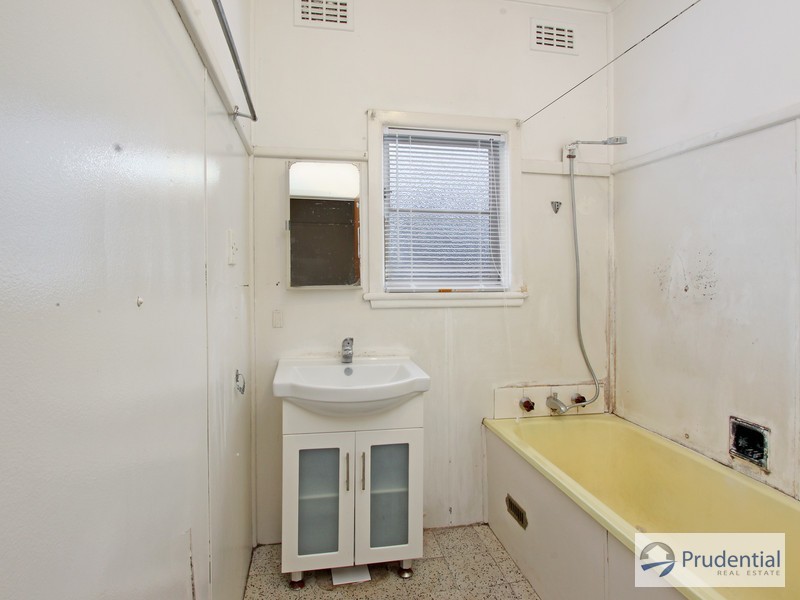 5 St Pauls Crescent, Liverpool NSW 2170