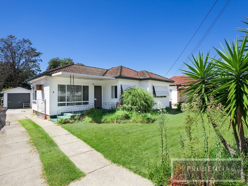 8 Coolaroo Crescent, Lurnea NSW 2170