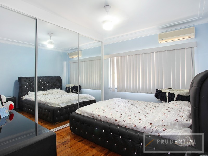 8 Coolaroo Crescent, Lurnea NSW 2170