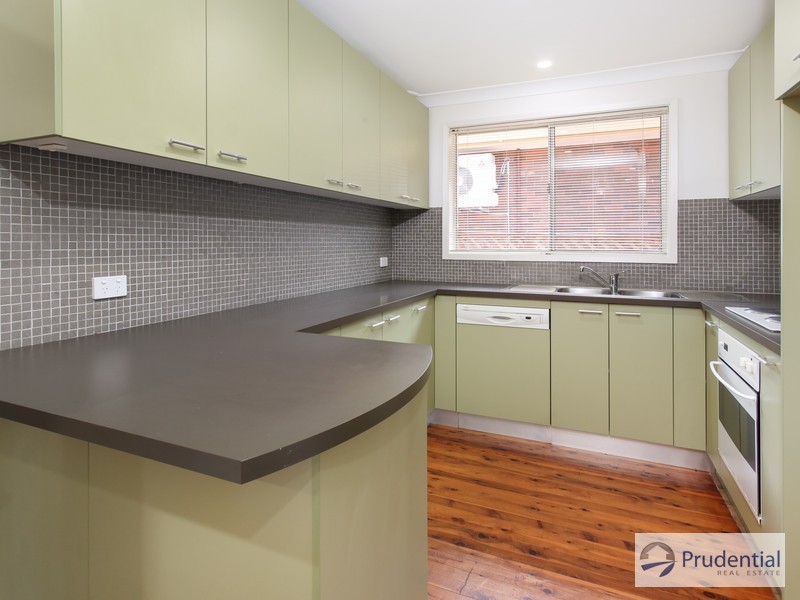 10 Phoenix Crescent, Casula NSW 2170