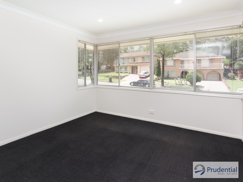 10 Phoenix Crescent, Casula NSW 2170