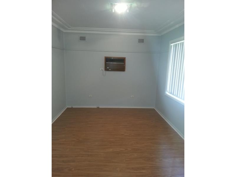 8 Nicholson Avenue, Leumeah NSW 2560