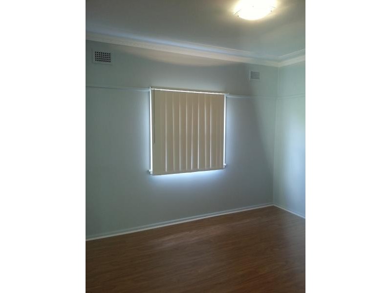 8 Nicholson Avenue, Leumeah NSW 2560