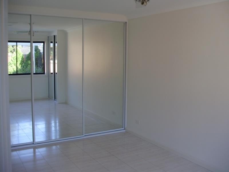 36 Anzac Mews, Wattle Grove NSW 2173