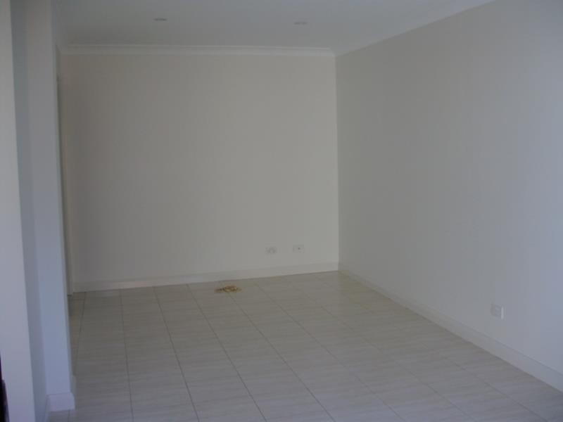 36 Anzac Mews, Wattle Grove NSW 2173