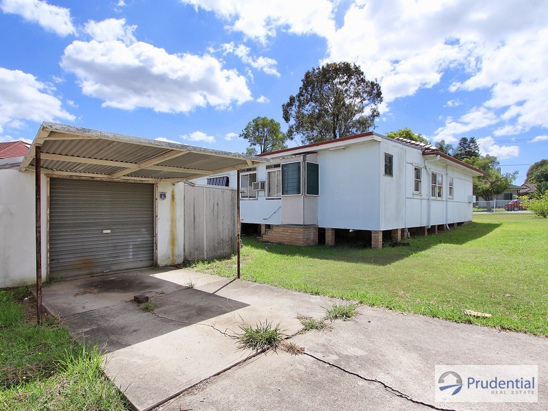33 Maryvale Avenue, Liverpool NSW 2170