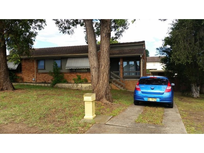 10 Wilkes Ave, Moorebank NSW 2170