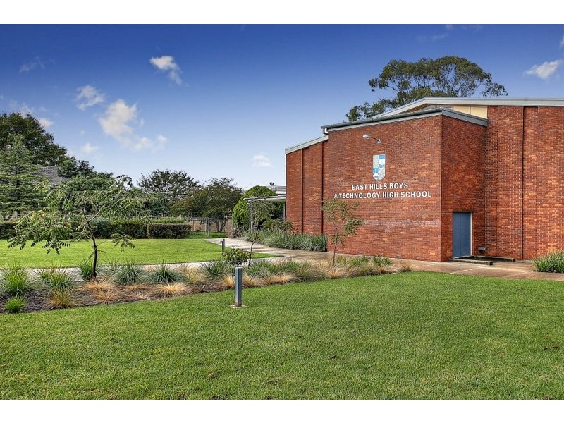 10 Park Rd, East Hills NSW 2213