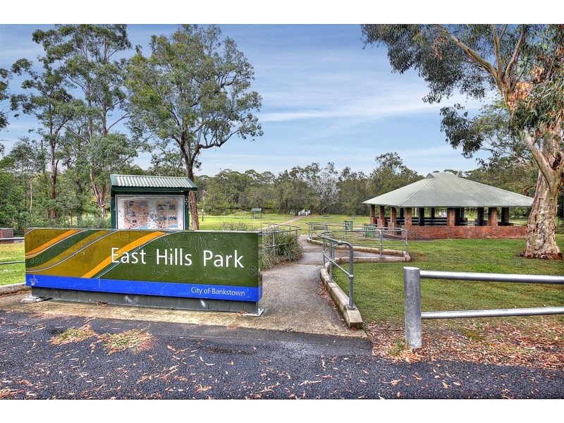 10 Park Rd, East Hills NSW 2213