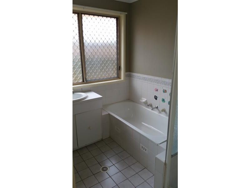 4 Bellingen Way, Hoxton Park NSW 2171