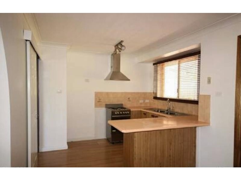 6 Namatjira Close, Eagle Vale NSW 2558