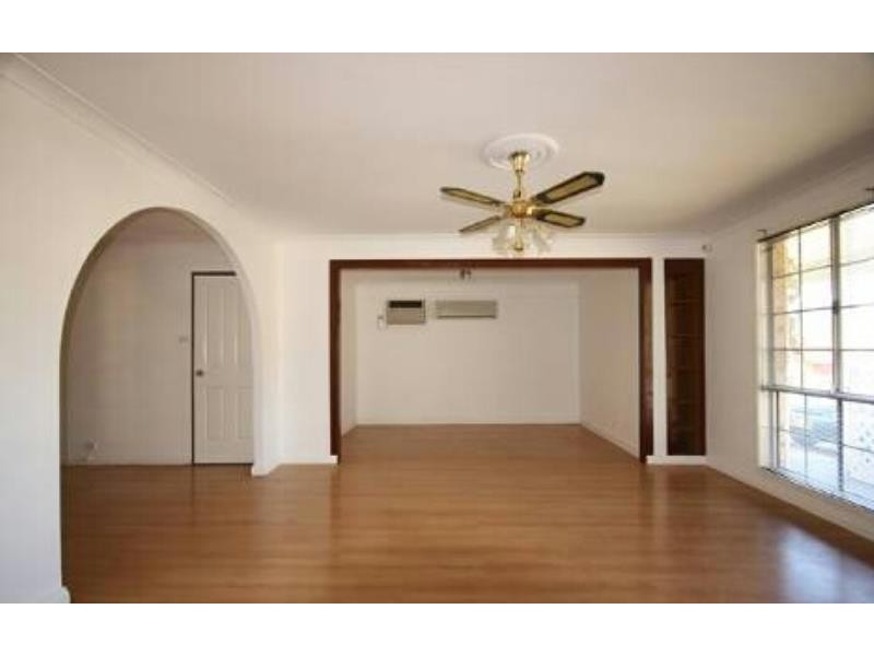 6 Namatjira Close, Eagle Vale NSW 2558