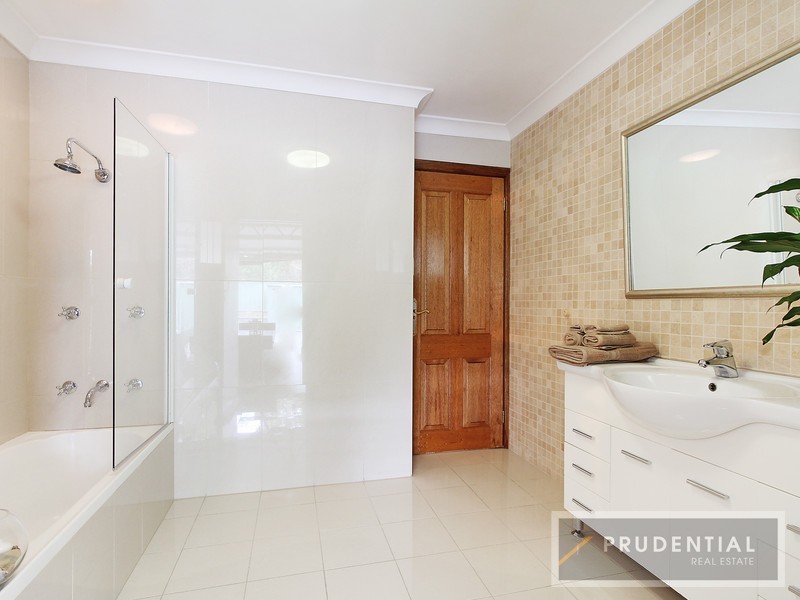 18 Edgecombe Avenue, Moorebank NSW 2170