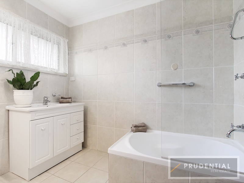 18 Edgecombe Avenue, Moorebank NSW 2170