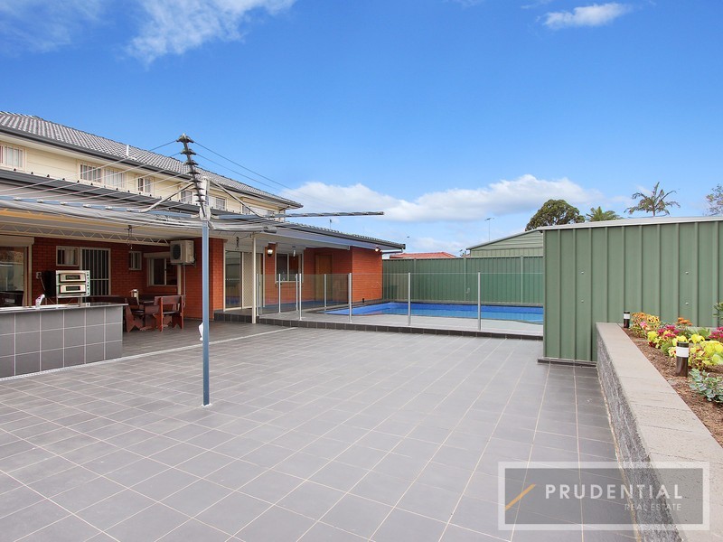 18 Edgecombe Avenue, Moorebank NSW 2170