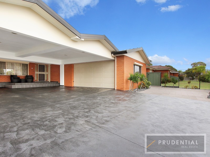 18 Edgecombe Avenue, Moorebank NSW 2170