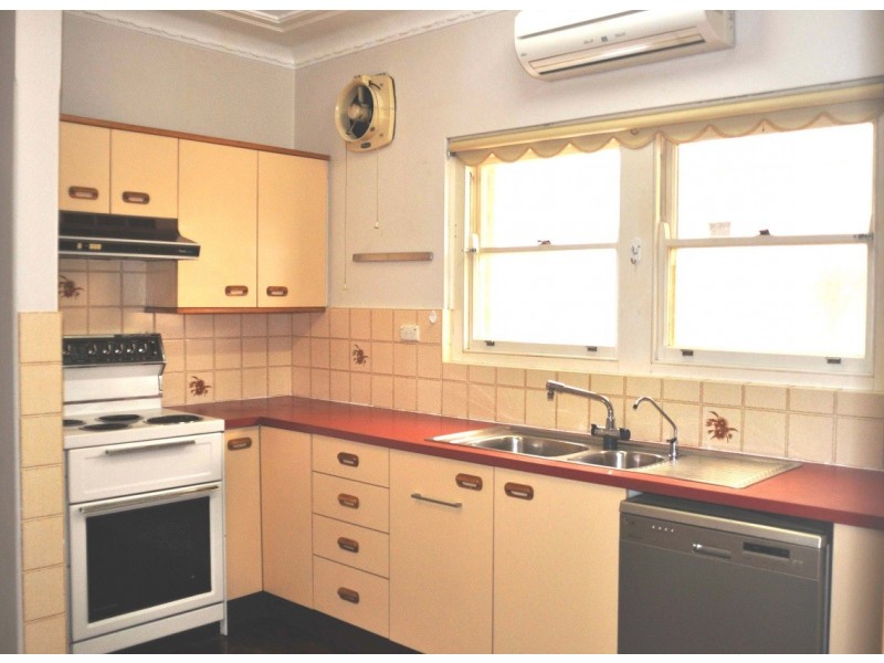 16 Bungalow, Roselands NSW 2196