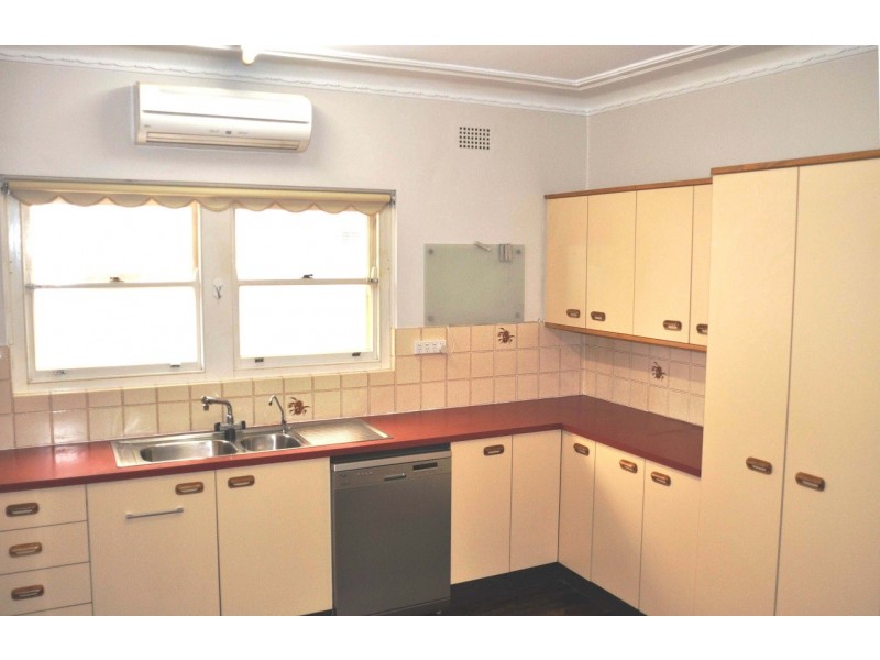 16 Bungalow, Roselands NSW 2196