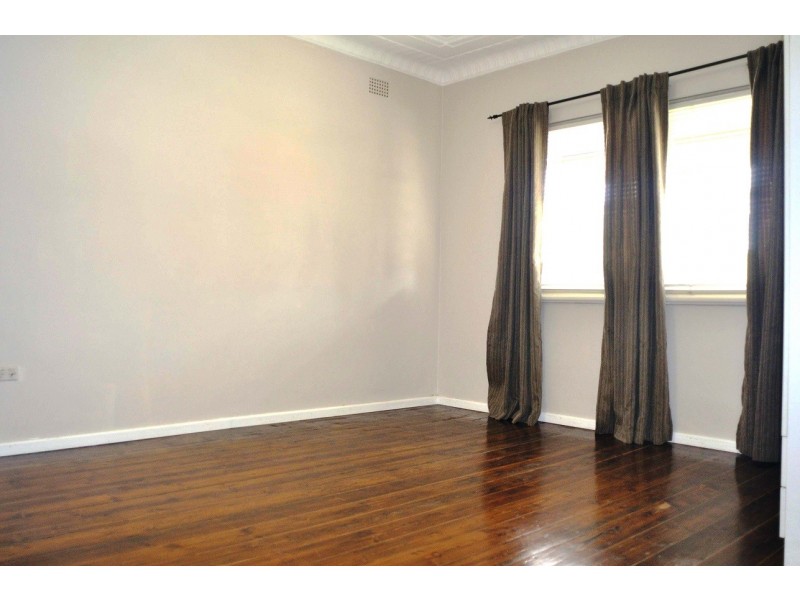 16 Bungalow, Roselands NSW 2196