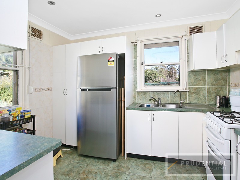 10 Strickland Crescent, Ashcroft NSW 2168