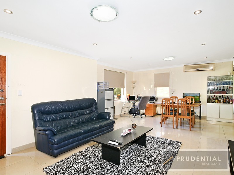 10 Strickland Crescent, Ashcroft NSW 2168