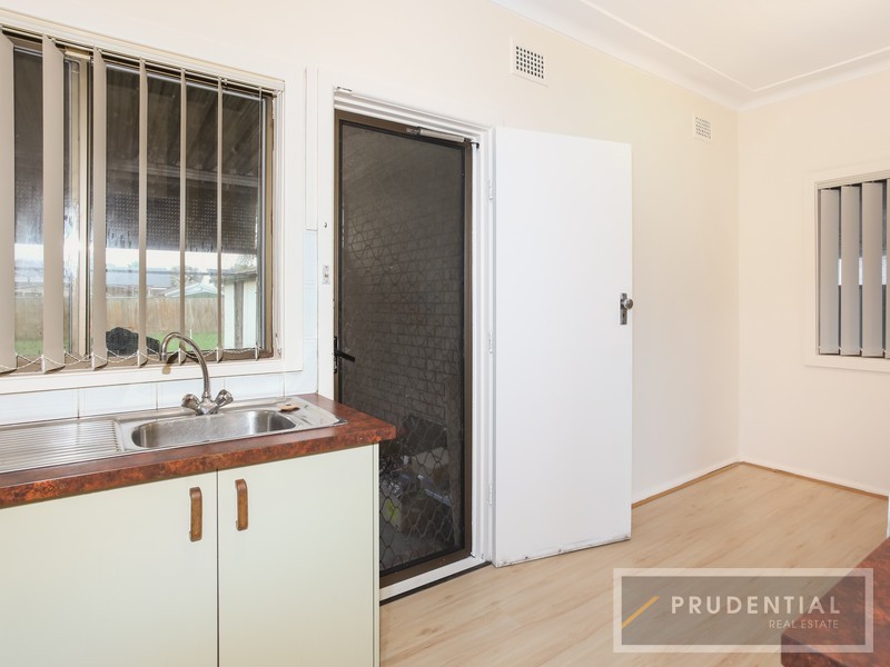 5 Vincent Avenue, Liverpool NSW 2170