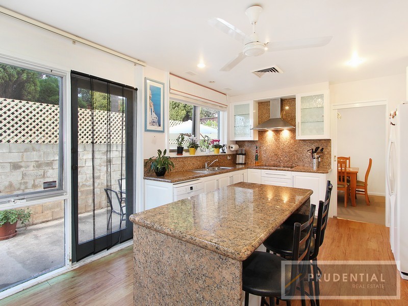 37 Gal Crescent, Moorebank NSW 2170