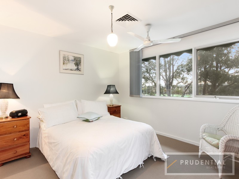 37 Gal Crescent, Moorebank NSW 2170