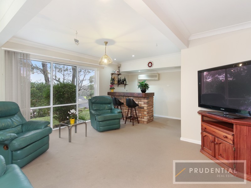 37 Gal Crescent, Moorebank NSW 2170