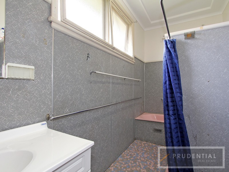 36 Hill Road, Lurnea NSW 2170