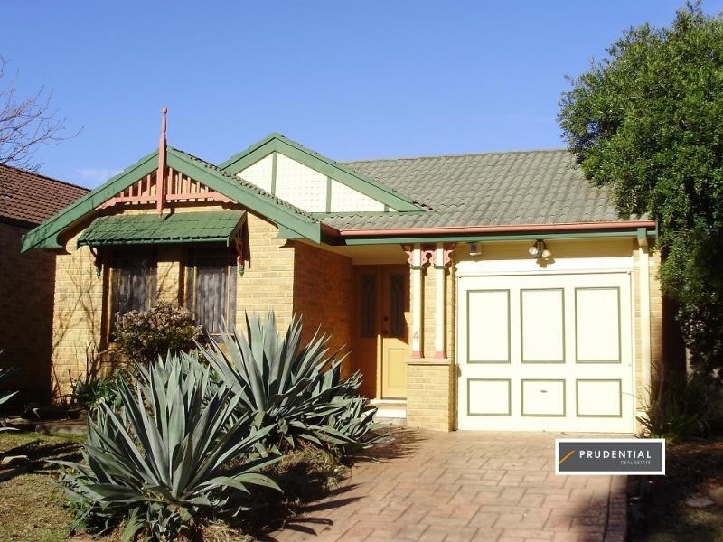 4 Esher Mews, Wattle Grove NSW 2173